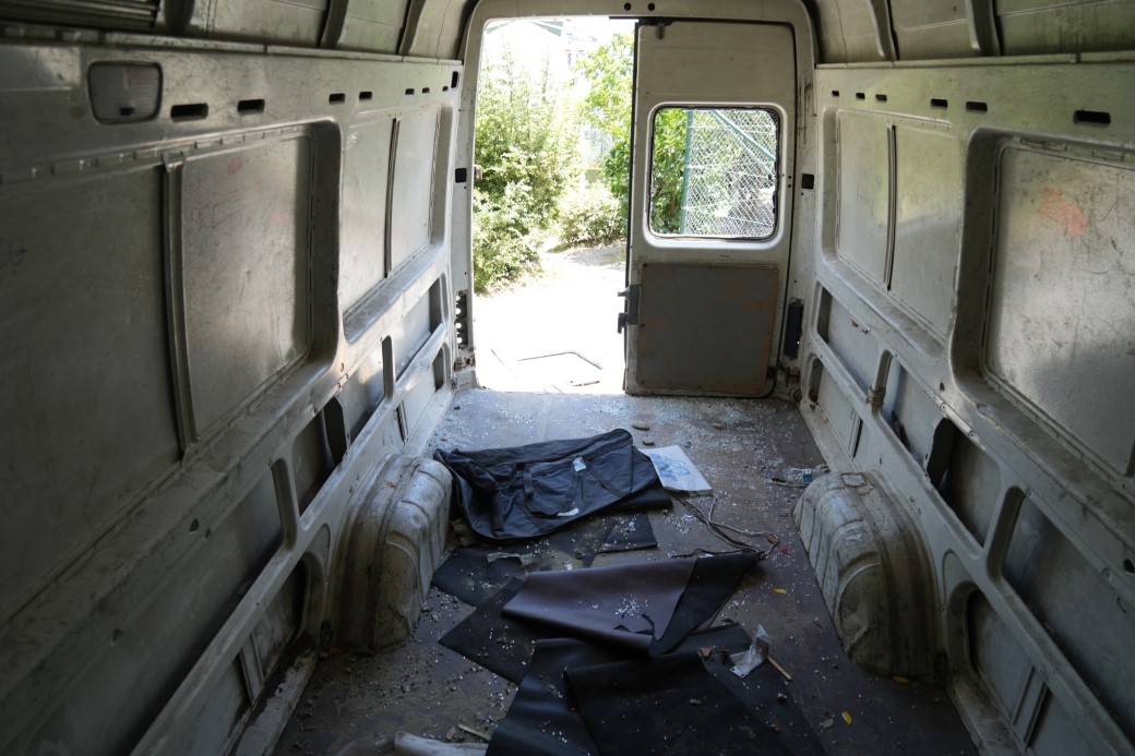 Arnavutk&ouml;y&rsquo;de terk edilmiş ara&ccedil;lar mahallelinin korkulu r&uuml;yası oldu