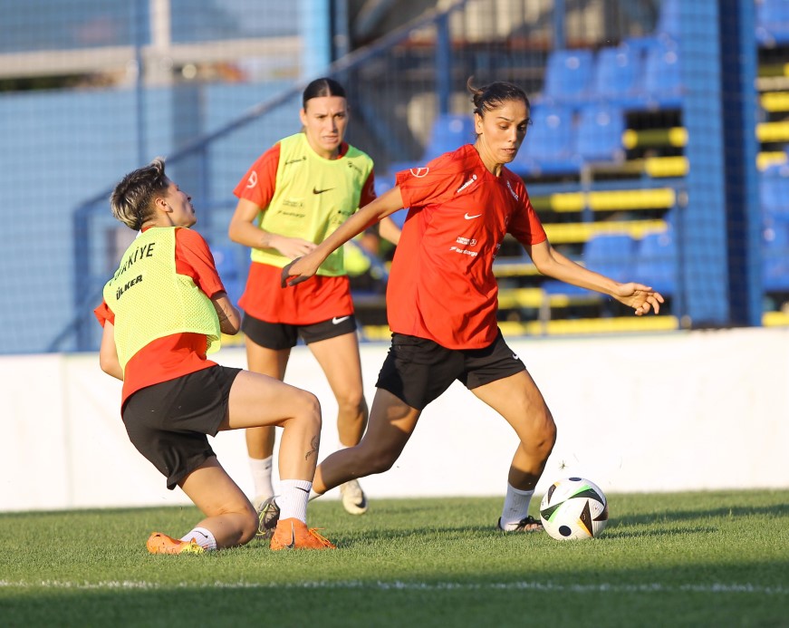 A Milli Kadın Futbol Takımı, Macaristan maçının hazırlıklarını tamamladı