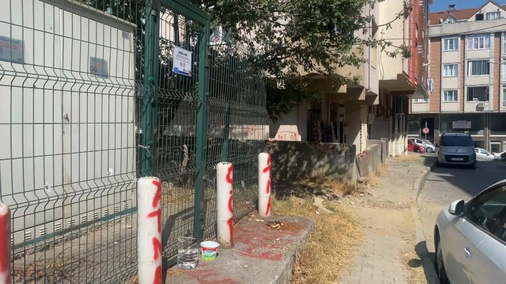 Arnavutk&ouml;y&rsquo;de a&ccedil;ıkta kalan elektrik kablolarına BEDAŞ&rsquo;tan şaşırtan &ccedil;&ouml;z&uuml;m