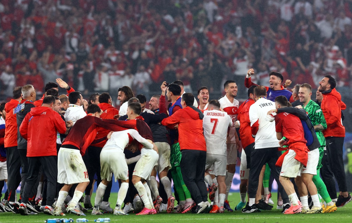 A Milli Futbol Takımı yarı final için Hollanda karşısında