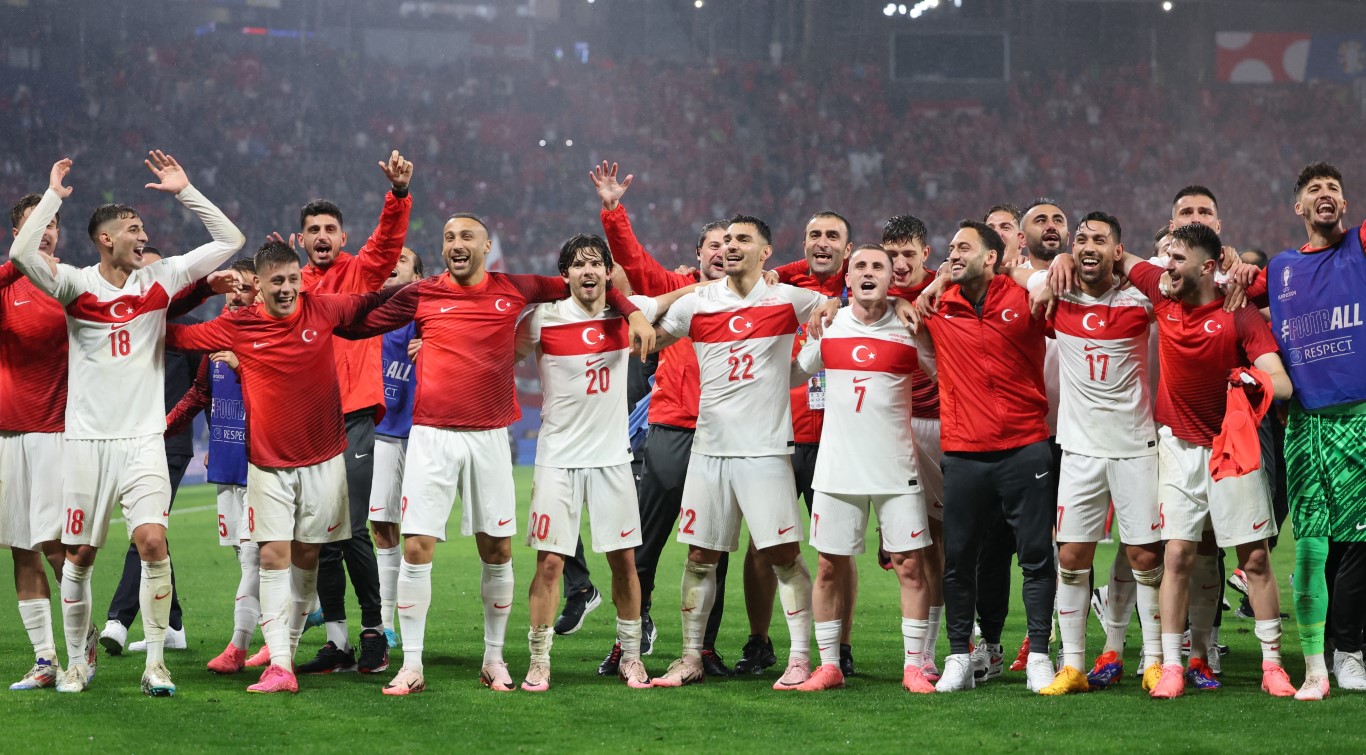 A Milli Futbol Takımı yarı final için Hollanda karşısında