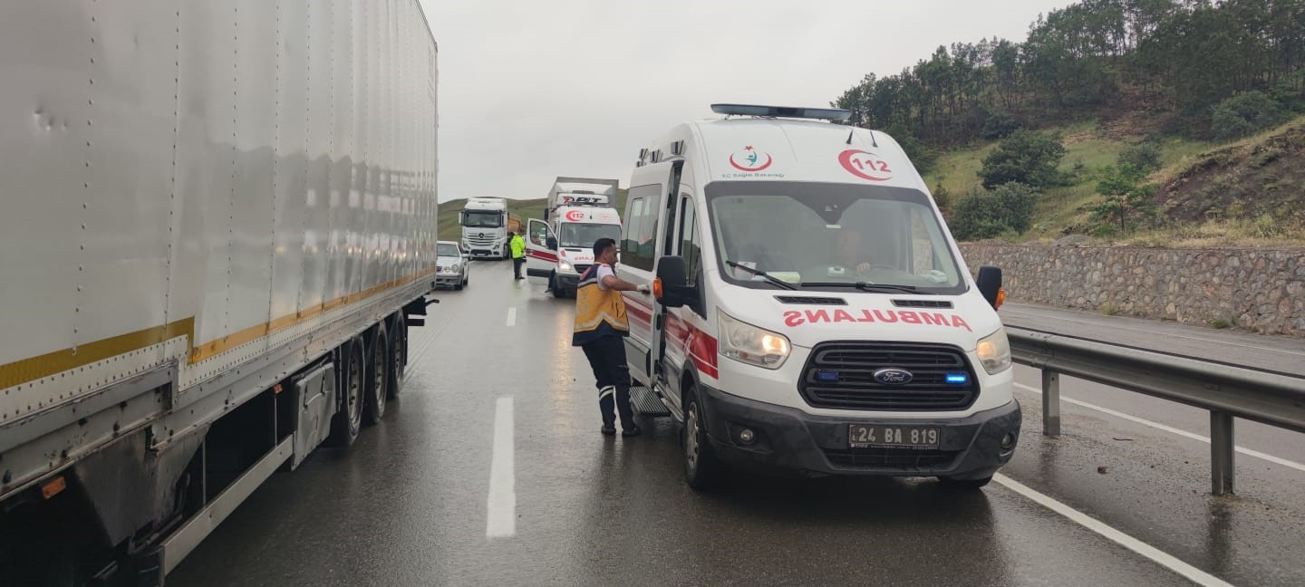 Erzurum’da zincirleme trafik kazası: 10 yaralı 