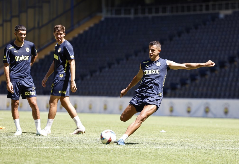 Fenerbahçe, Lille maçı hazırlıklarını Ülker Stadyumu’nda yaptığı antrenmanla sürdürdü