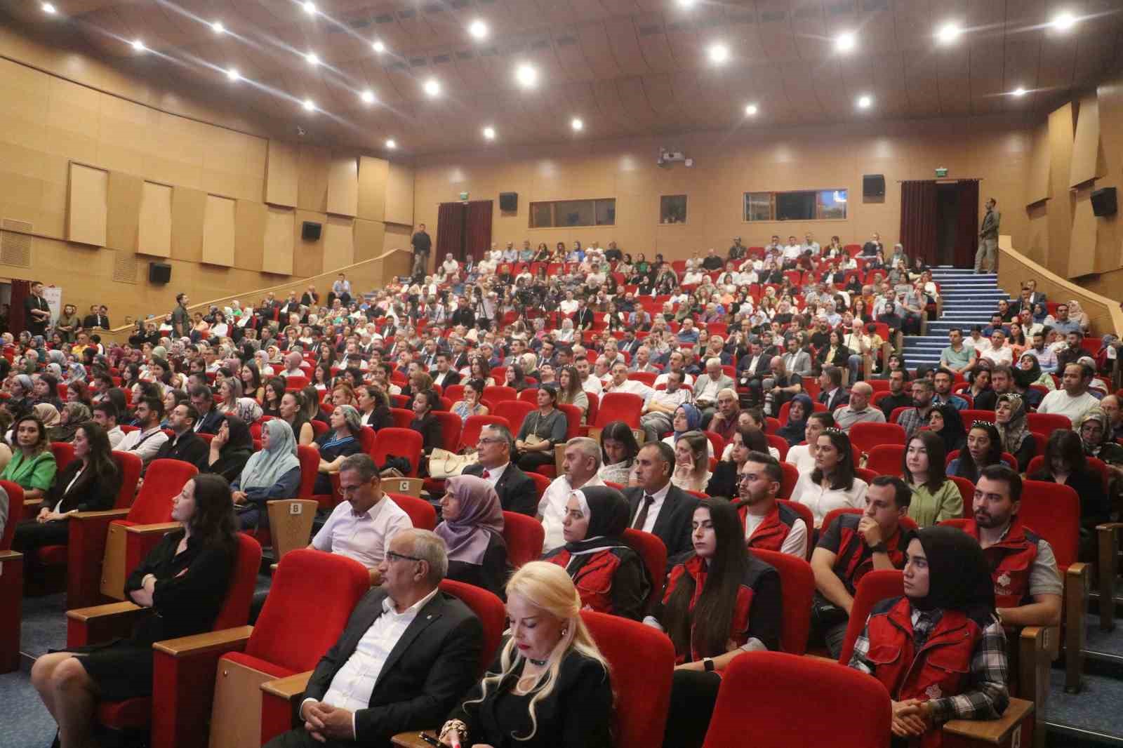 Bakan Işıkhan: “Zulüm ile âbad olanın akıbeti berbat olur. Katil İsrail de aynı akıbeti yaşayacaktır” 