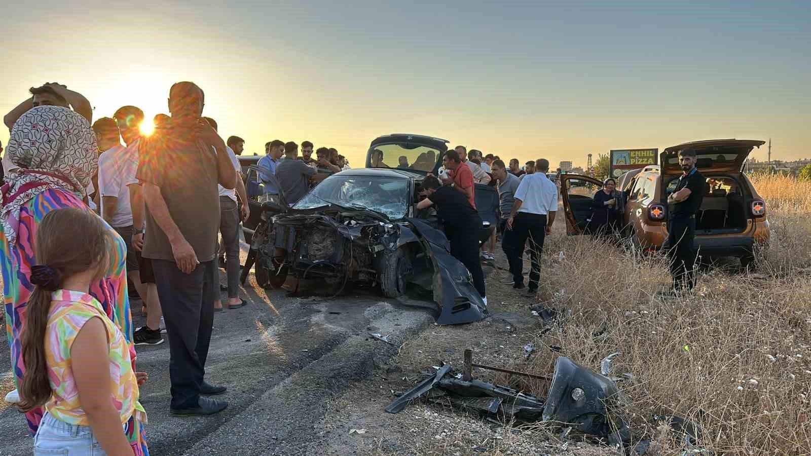 Mardin’de iki otomobil çarpıştı: 4 yaralı 