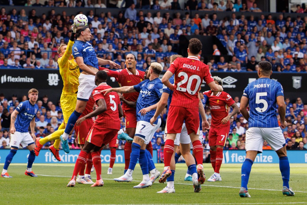 Liverpool, sezona 3 puanla başladı