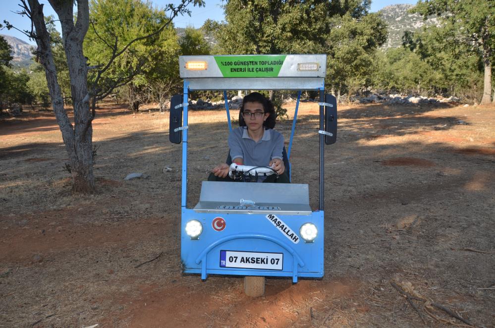 15 yaşındaki genç güneş enerjisi paneliyle çalışan 65 km menzilli araç yaptı