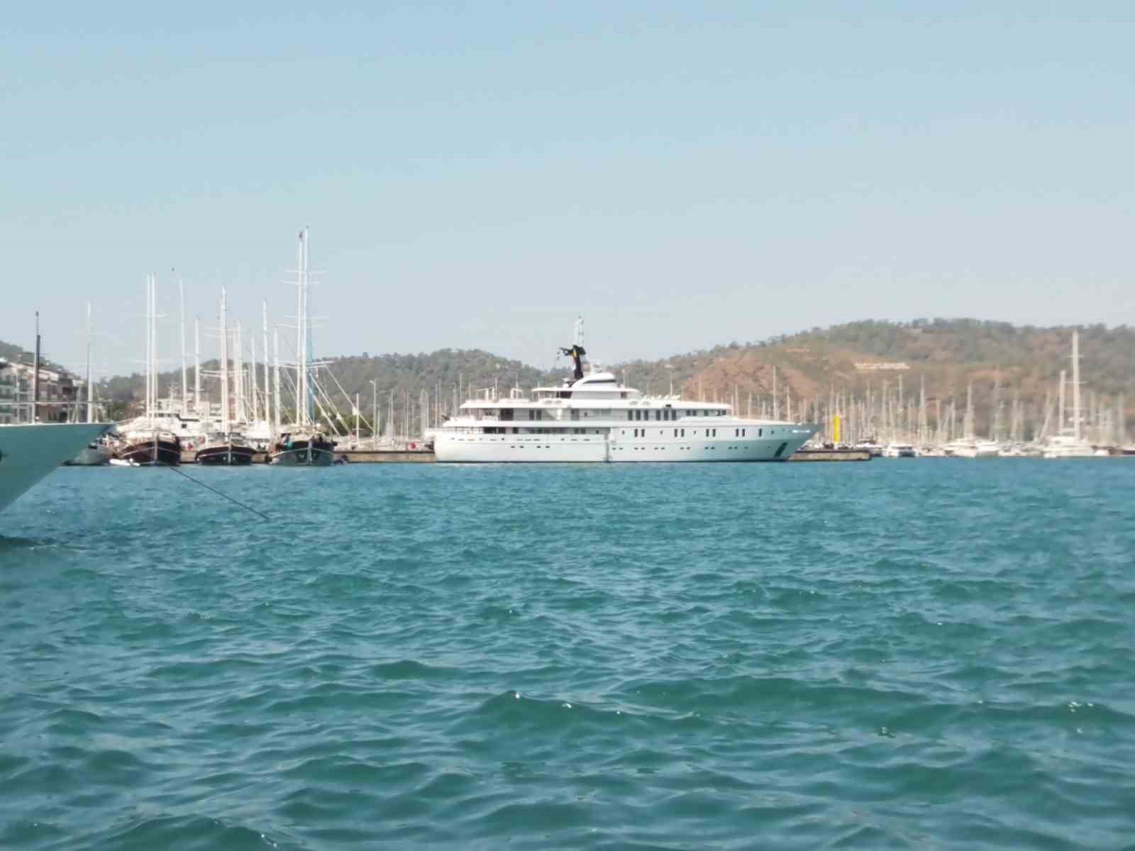 Mega yat ’White Rose’ Fethiye’den 100 ton yakıt aldı 