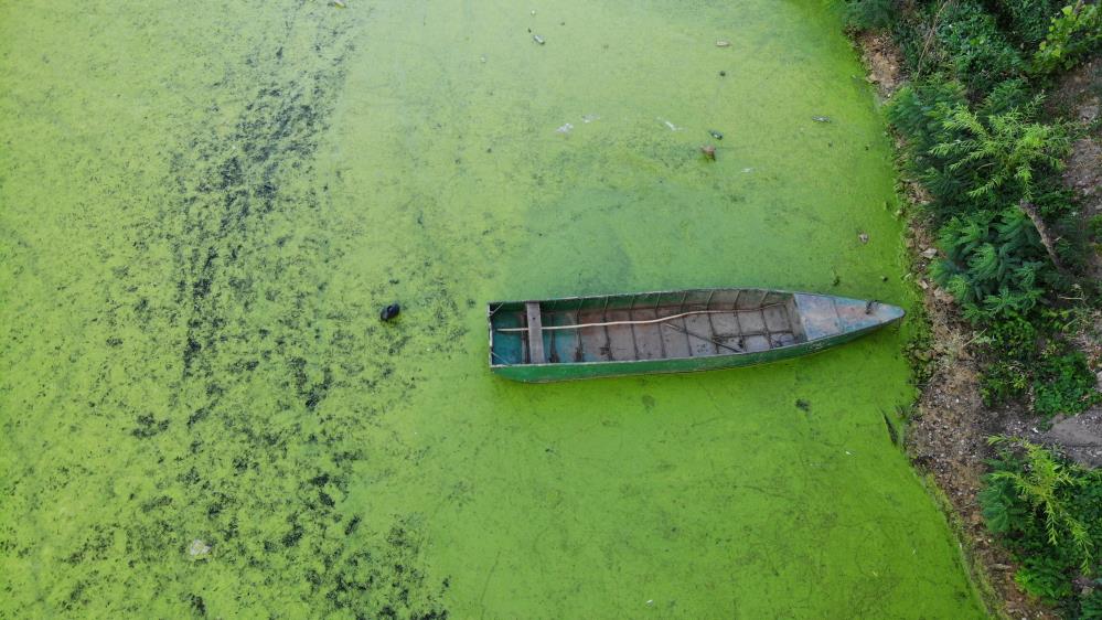 Tunca Nehri’nde kuraklık alarmı: Yolda çökmeler oluştu