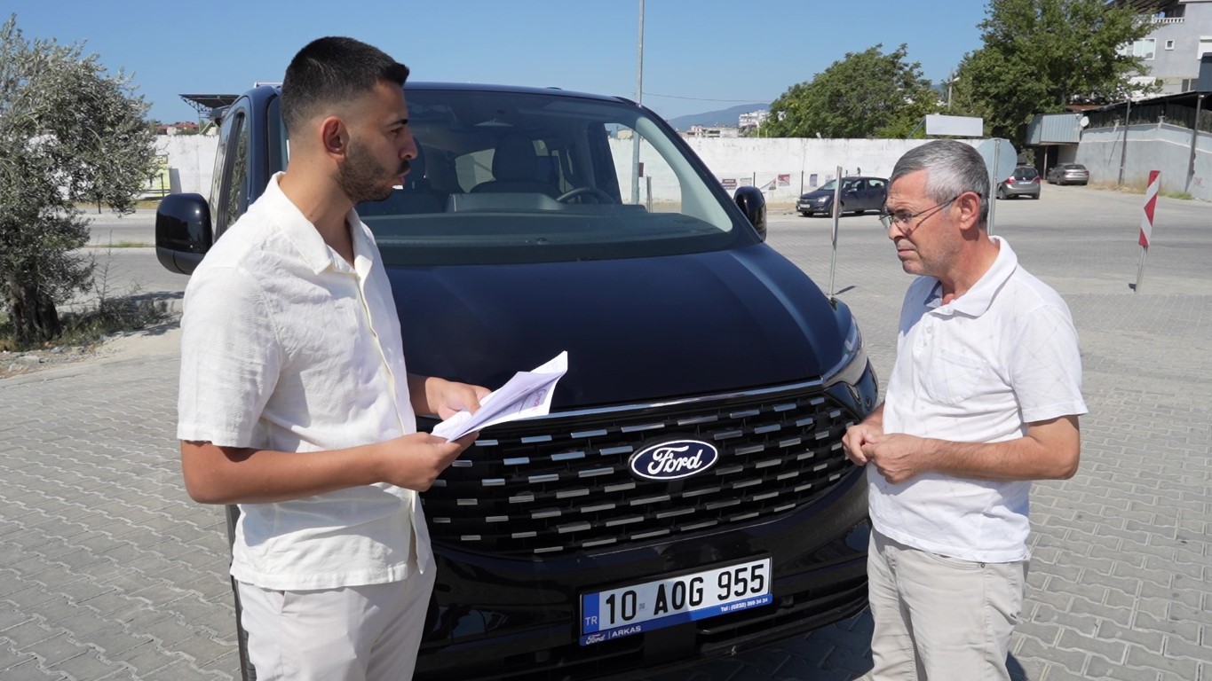 Ford bayinden aldığı sıfır kilometre VIP araç kazalı çıktı