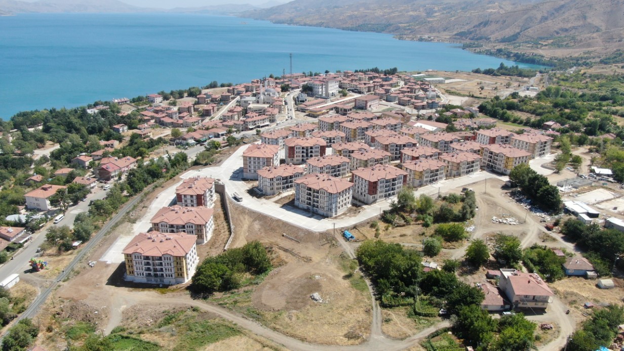 Elazığ’da 404 konutta sona gelindi, vatandaşlar kışa sıcak yuvalarında girecek