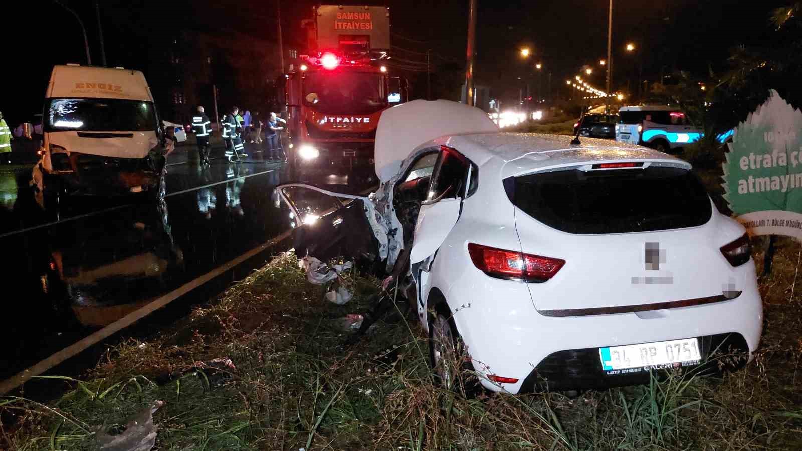 Samsun’da minibüs ile otomobil çarpıştı: 5 yaralı 