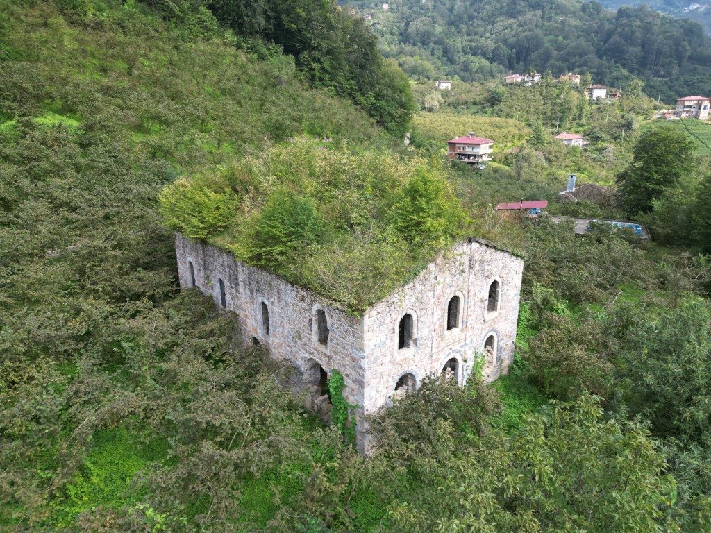 Gündüzleri ziyaret, geceleri kazı