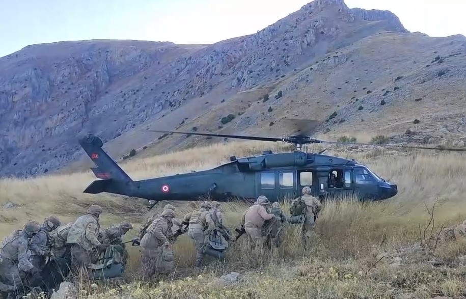 Tunceli’de jandarmadan operasyon: 13 mağara ve 17 sığınakta malzemeler ele geçirildi