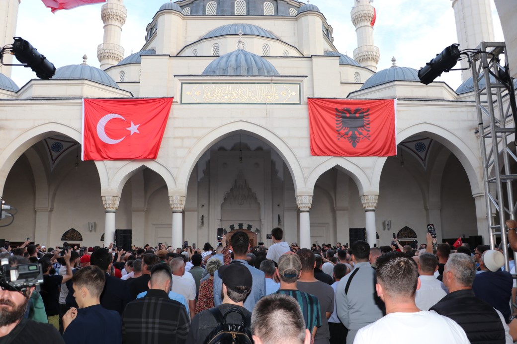 Cumhurbaşkanı Erdoğan ile Arnavutluk Başbakanı Rama, Namazgah Camii'ni ibadete açtı