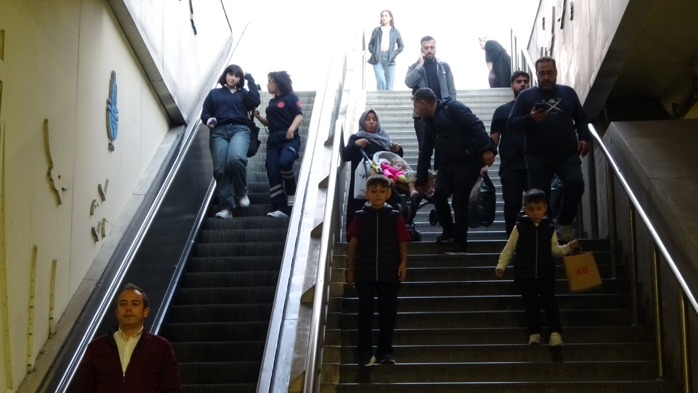 Taksim Metrosu’nda yürüyen merdiven çilesi