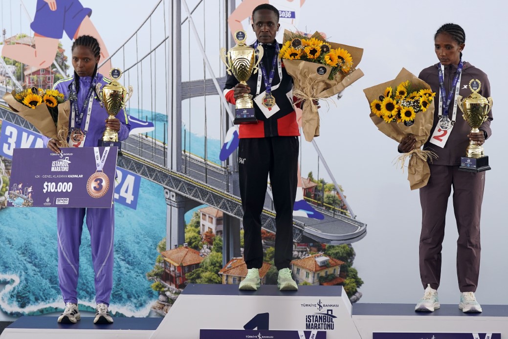 46. İstanbul Maratonu’nda kazananlar ödüllerini aldı