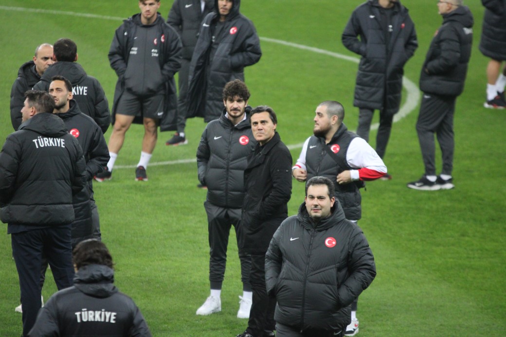 Montella: “İlk hedefimiz A ligine çıkmak”