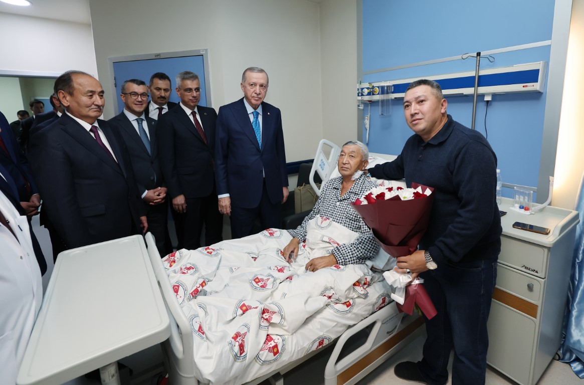 Cumhurbaşkanı Erdoğan, Bişkek Kırgız-Türk Dostluk Devlet Hastanesi’nin açılışını gerçekleştirdi