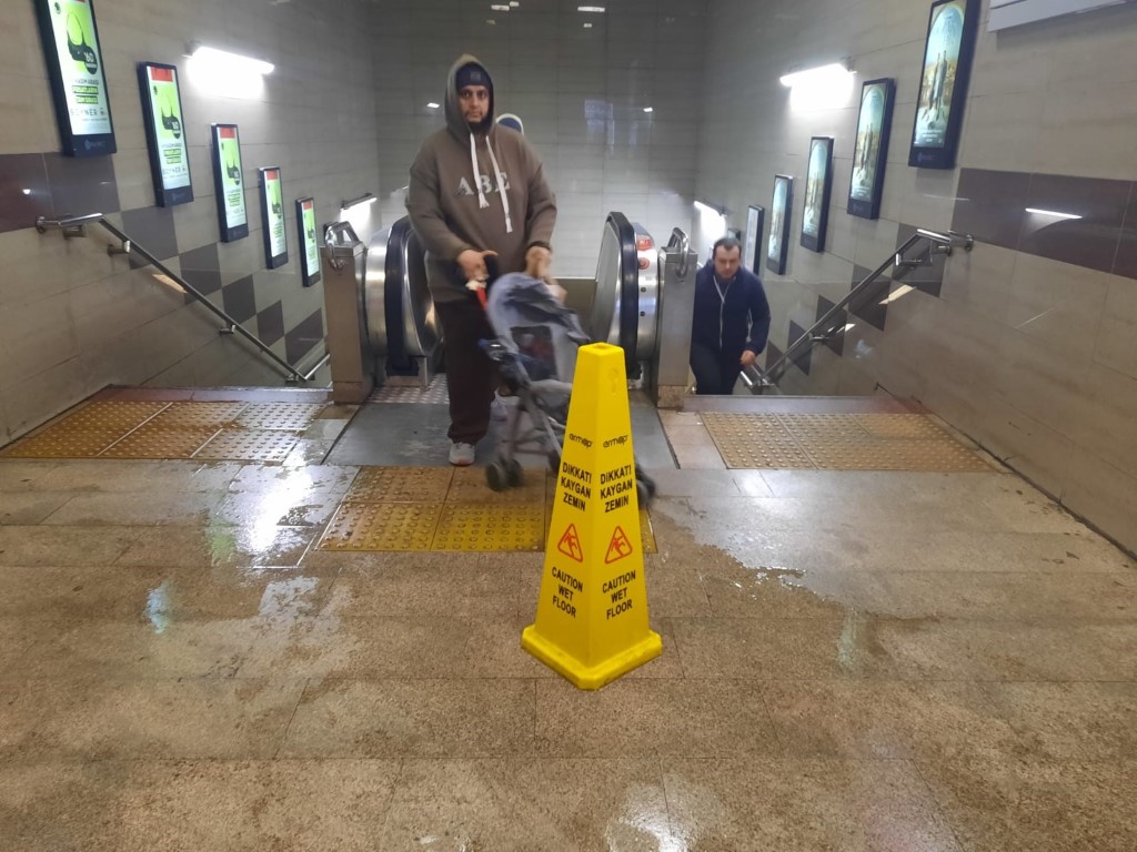 Taksim Metrosu sular altında kaldı