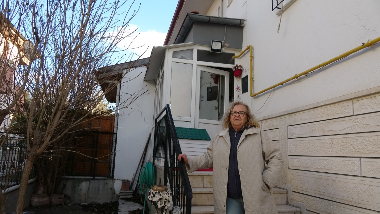 Burdur&rsquo;da sokakta oluşan g&ouml;&ccedil;&uuml;k 4 eve zarar verdi, 1 ev &ccedil;&ouml;kme tehlikesi nedeniyle m&uuml;h&uuml;rlendi