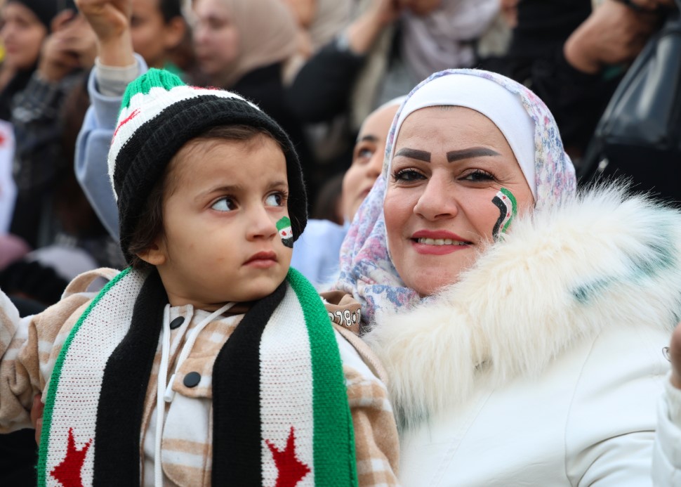 Şam’ın simgesi Emevi Meydanı’nda özgürlük kutlaması