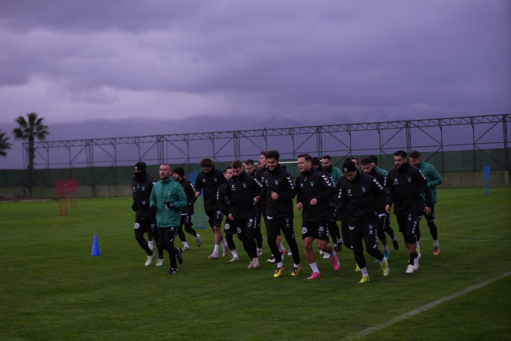 Kocaelispor, İsmet Taşdemir yönetimindeki ilk antrenmanına çıktı