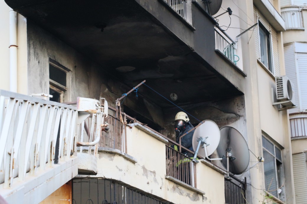 Antalya’da 9 katlı binada korkutan yangın: 4 kişi dumandan etkilendi