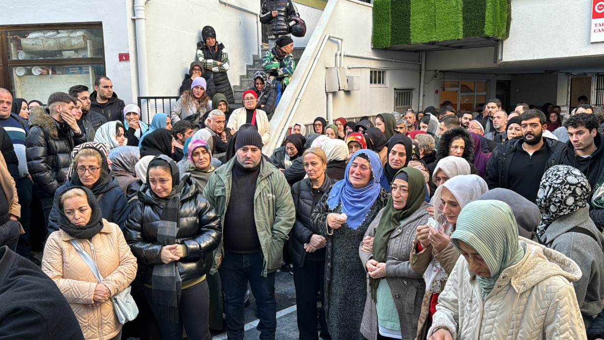 Beşiktaş’ta İETT otobüsünün ezdiği kadının cenaze töreninde feryatlar yükseldi