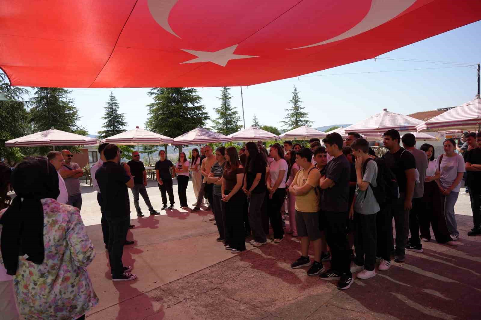 dev-turk-bayragi-altinda-meslek-festivali-coskusu