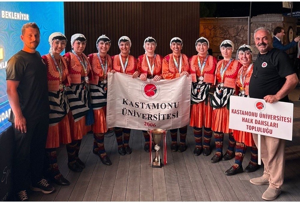 kastamonu-universitesi-halk-danslari-toplulugu-turkiye-ikincisi-oldu