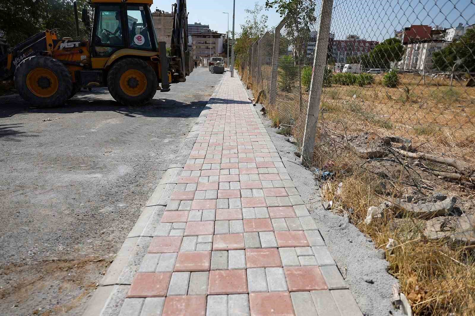 efeler-de-asfaltlama-calismalari-devam-ediyor
