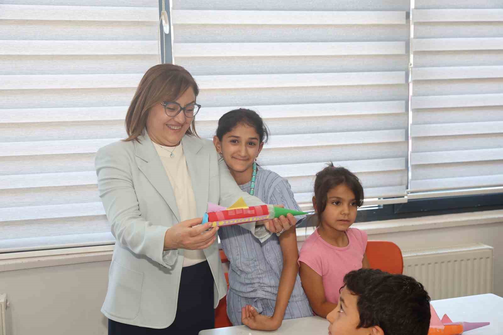 sahin-gaziantep-buyuksehir-belediyesi-yaz-okullarini-ziyaret-etti