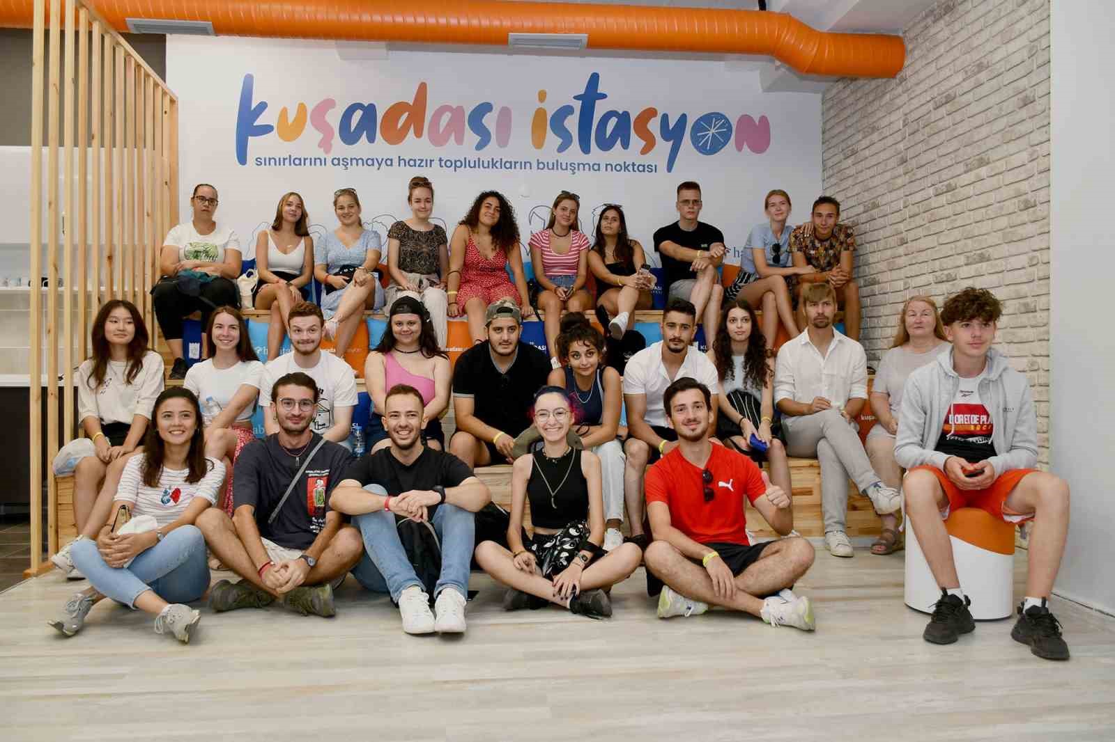 kusadasi-belediyesi-nden-genclere-yaz-destegi