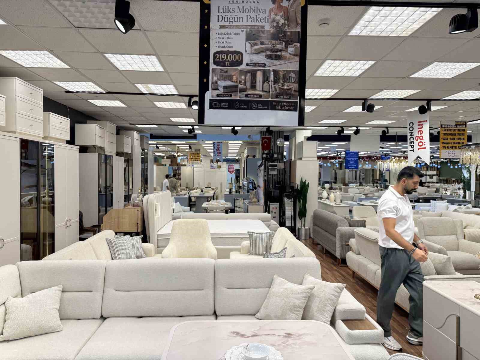 yenibosna-da-mobilyacilardan-evlenecek-ciftlere-buyuk-destek-kampanyasi