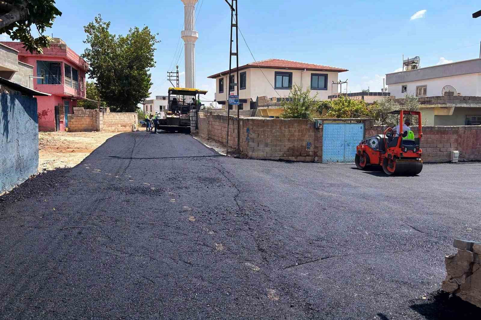 buyuksehir-in-araban-da-sicak-asfalt-calismasi-suruyor