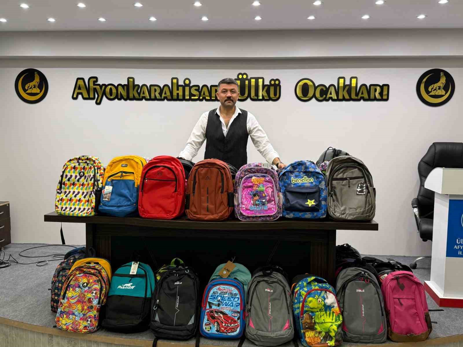ulku-ocaklari-ndan-ogrencilere-egitim-destegi