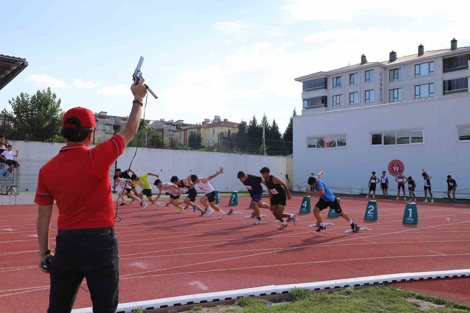 naili-moran-yas-gruplari-atletizm-yarismalari-kutahya-da-tamamlandi