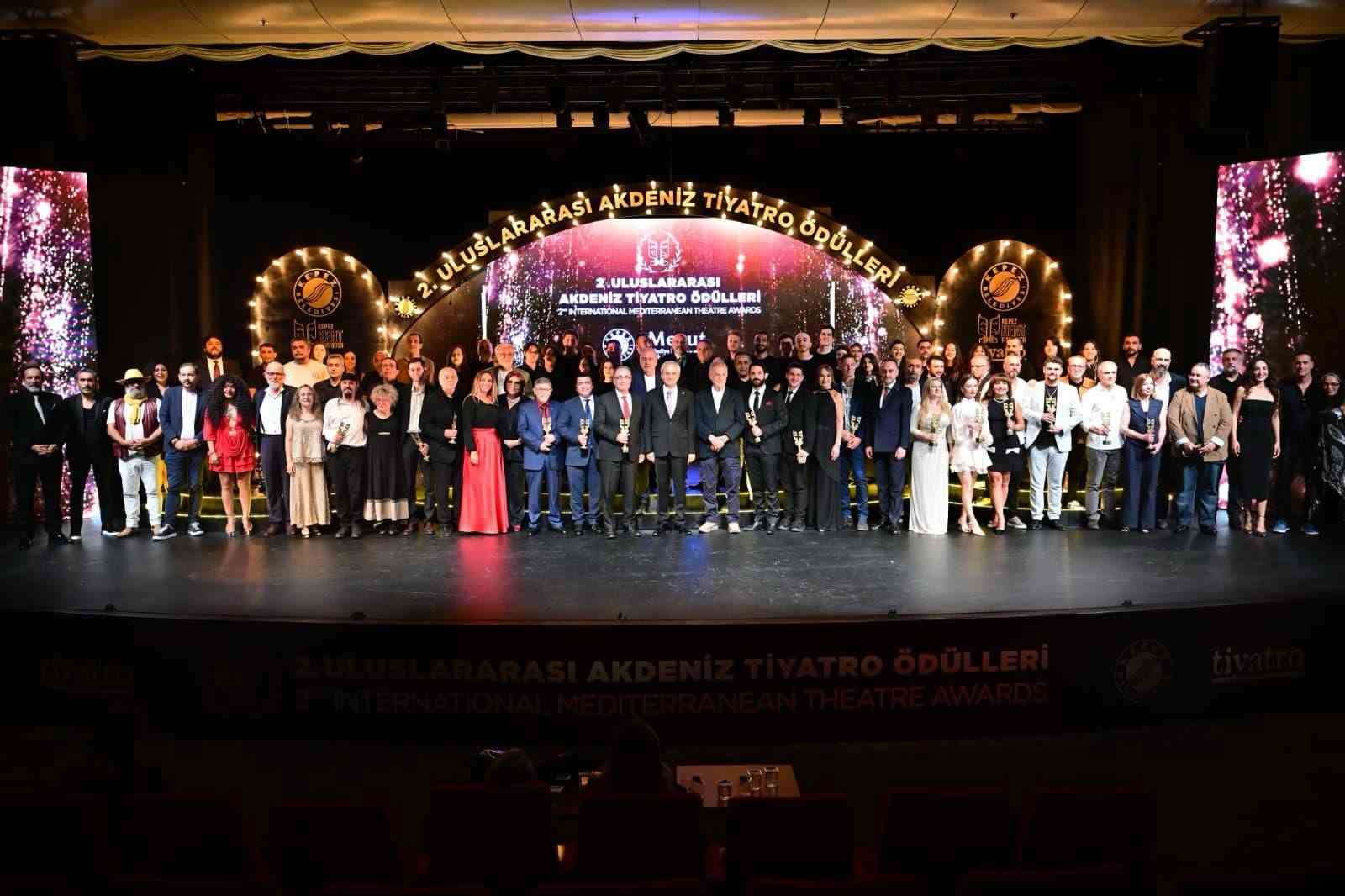 akdeniz-tiyatro-odulleri-sahiplerini-buldu