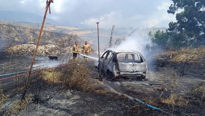 bahcede-baslayan-yanginda-otomobil-ve-sera-kullanilmaz-hale-geldi
