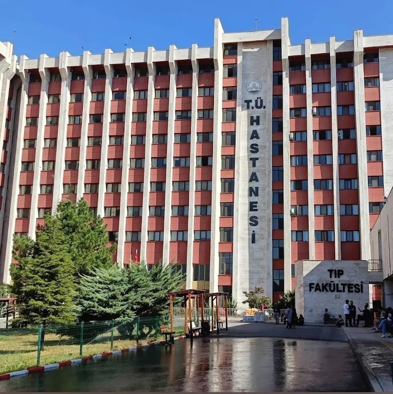 alkolu-bitince-kolonya-icen-sahis-hastaneye-kaldirildi