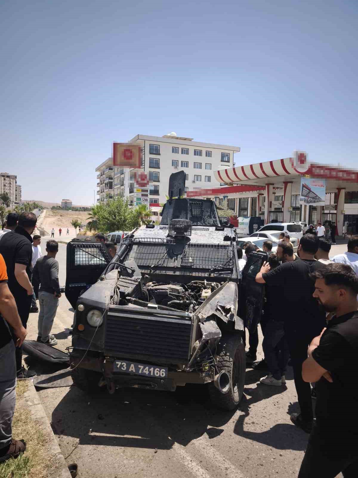 cizre-de-polis-araci-takla-atti-2-polis-memuru-yaralandi