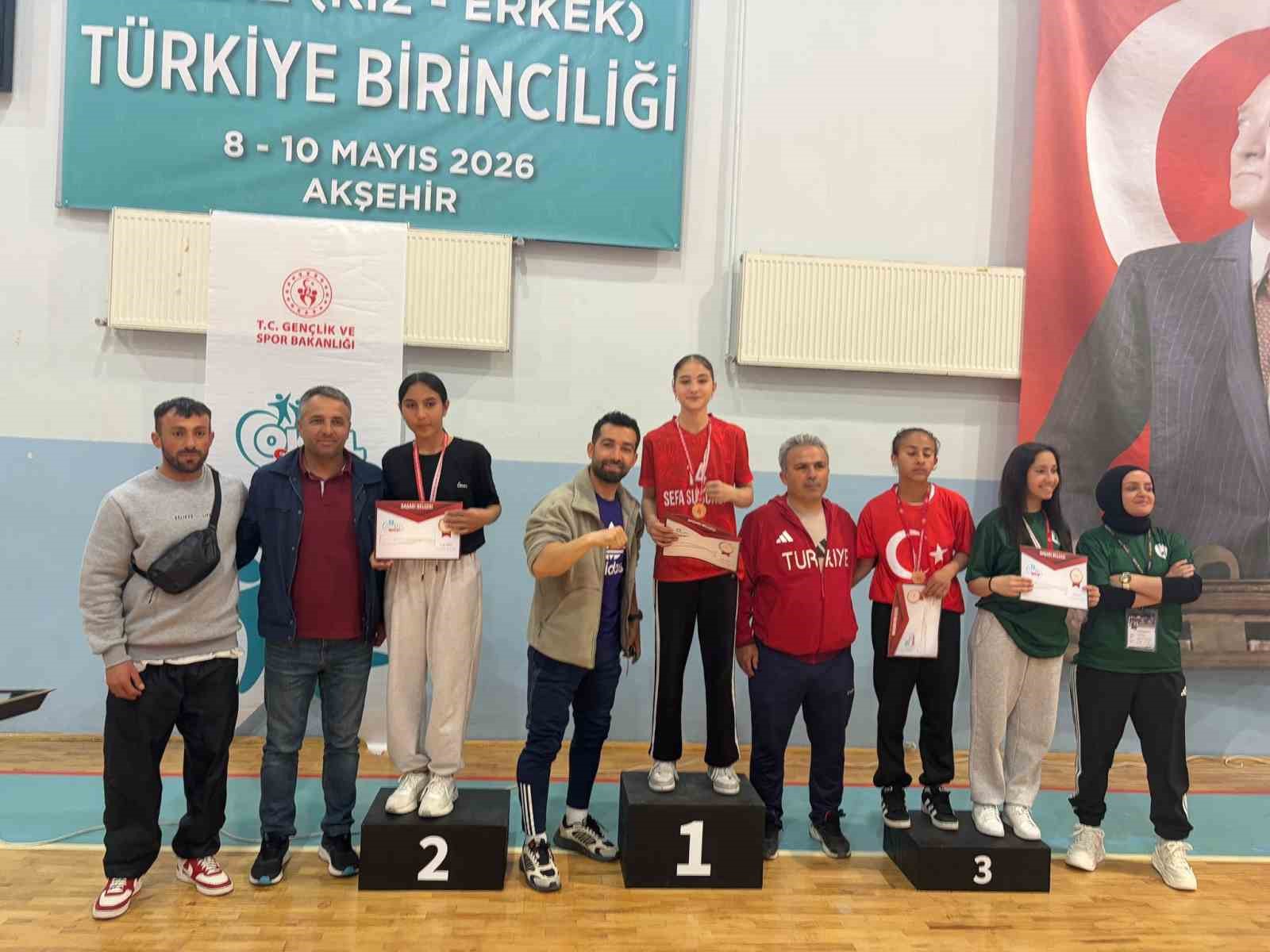 alasehir-in-guclu-bilekleri-konya-da-kursuye-cikti