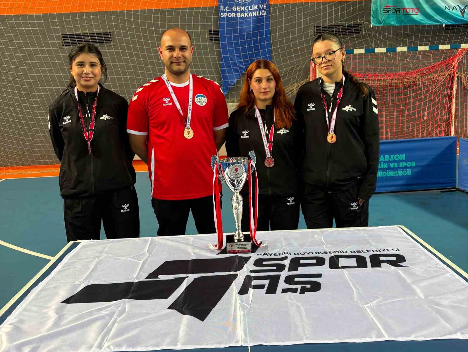 kayseri-spor-a-s-kadin-masa-tenisi-takimi-3-lig-e-yukseldi