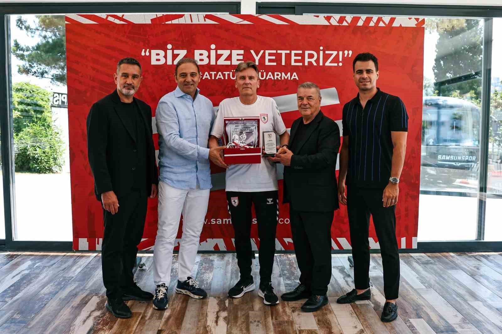 samsunspor-c-dric-cattenoy-ile-vedalasti
