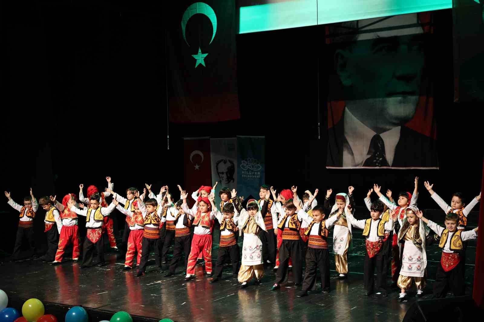 niluferli-miniklerin-mezuniyet-sevinci