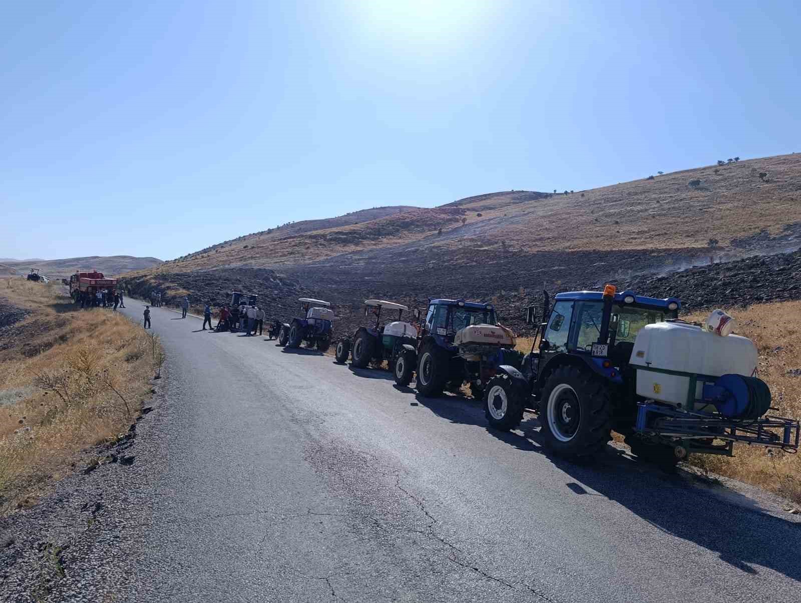 dogansehir-deki-aniz-yangininda-koyluler-traktorleriyle-seferber-oldu