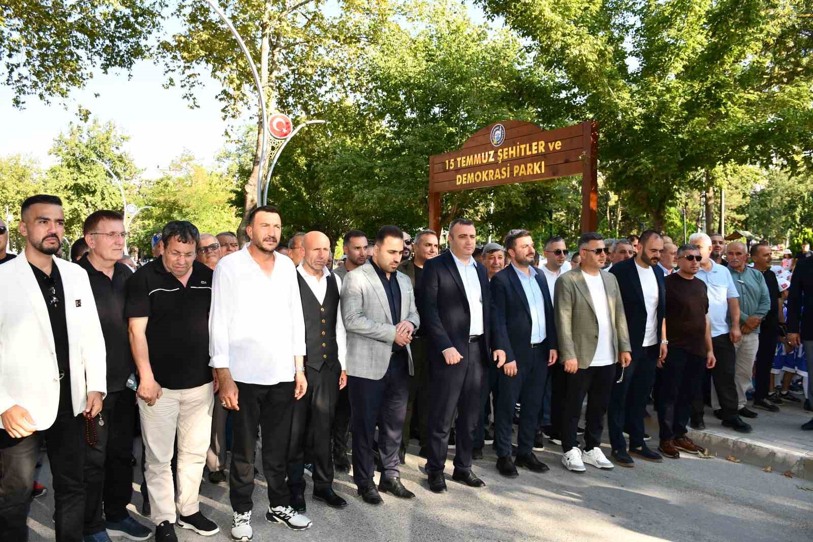 20-kunduz-yagli-guresleri-nde-festival-coskusu-kortej-yuruyusuyle-basladi