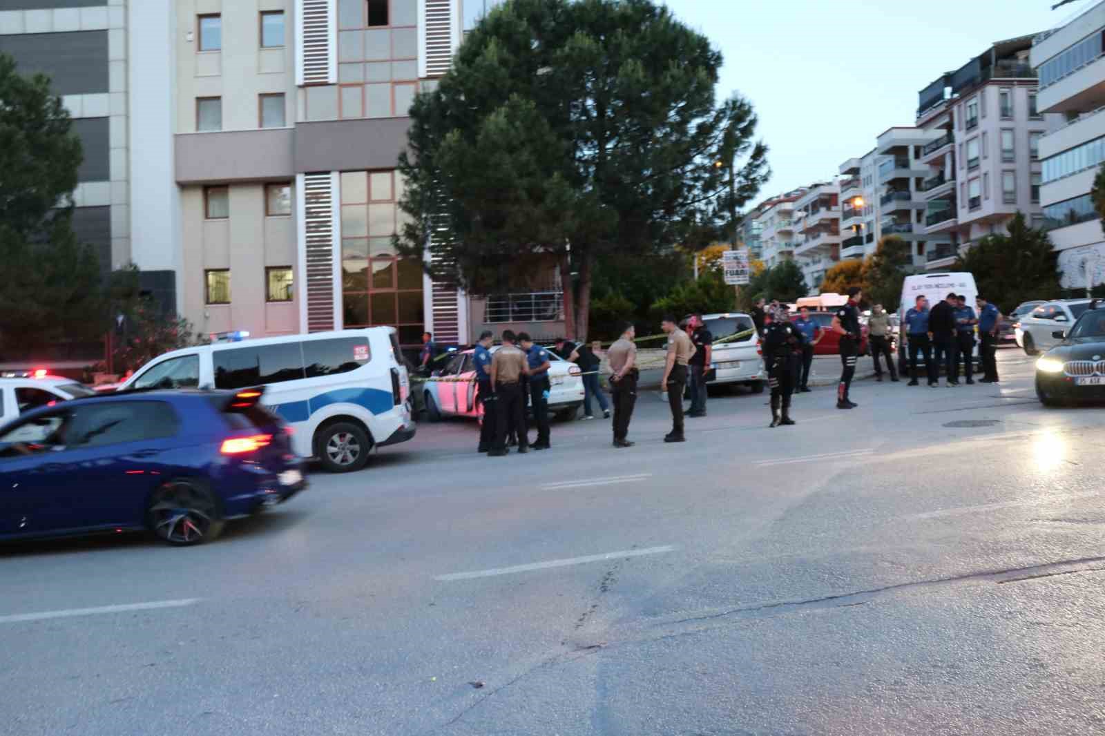 kucuk-cocugun-gozu-onunde-2-kadina-kursun-yagdirdi