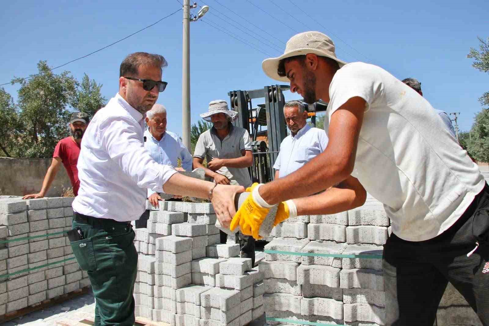 tire-ye-20-bin-metrekare-kilit-parke-tasi-destegi